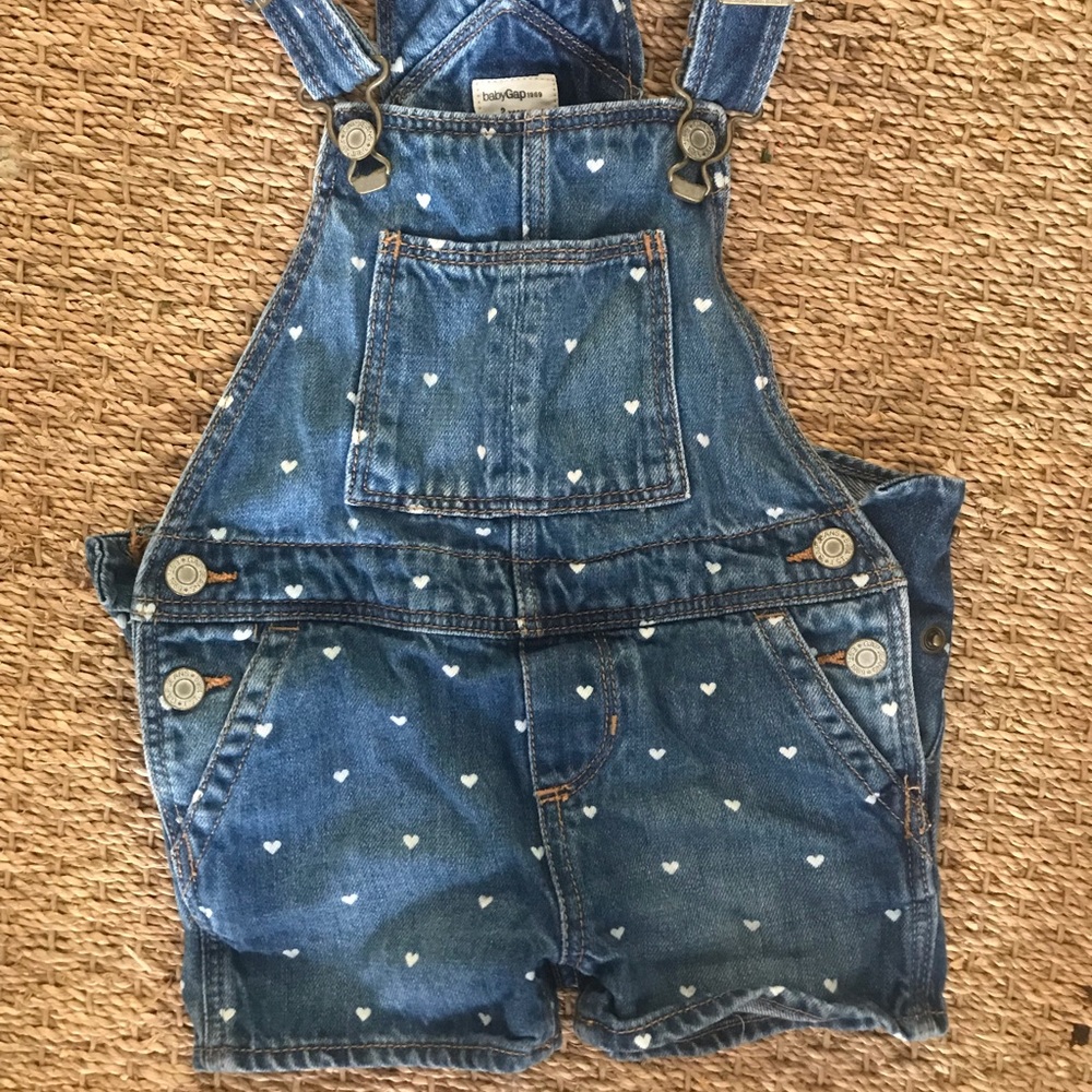 Baby Gap short overalls with heart print EUC